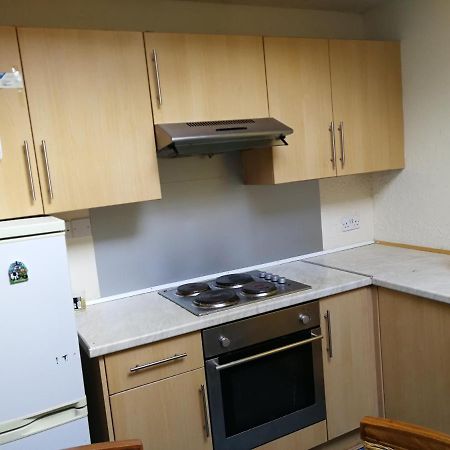 A Double Bedroom Near Glasgow City Centre Not In Great Condition Suitable For Short Stay Extérieur photo
